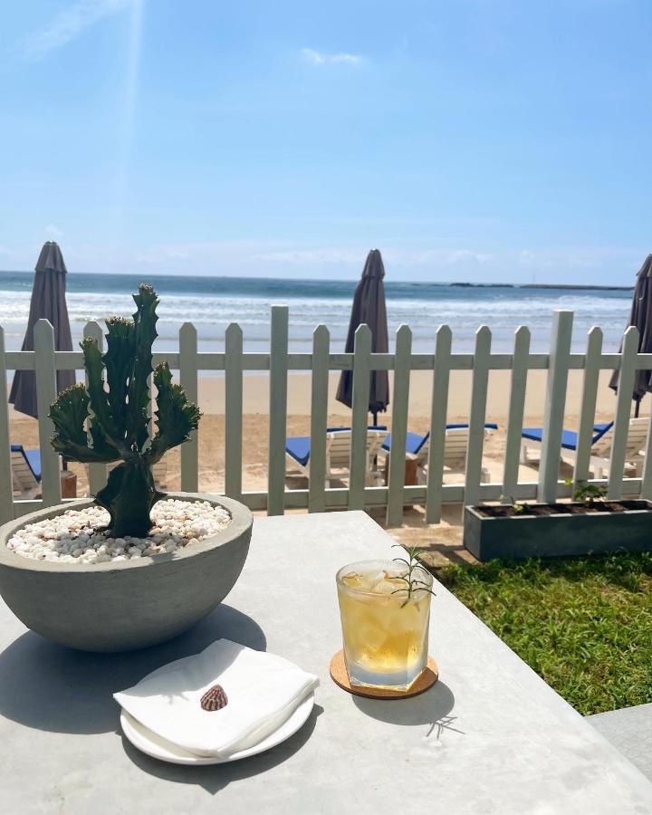 Smeralda Beach Hotel Dikwella エクステリア 写真