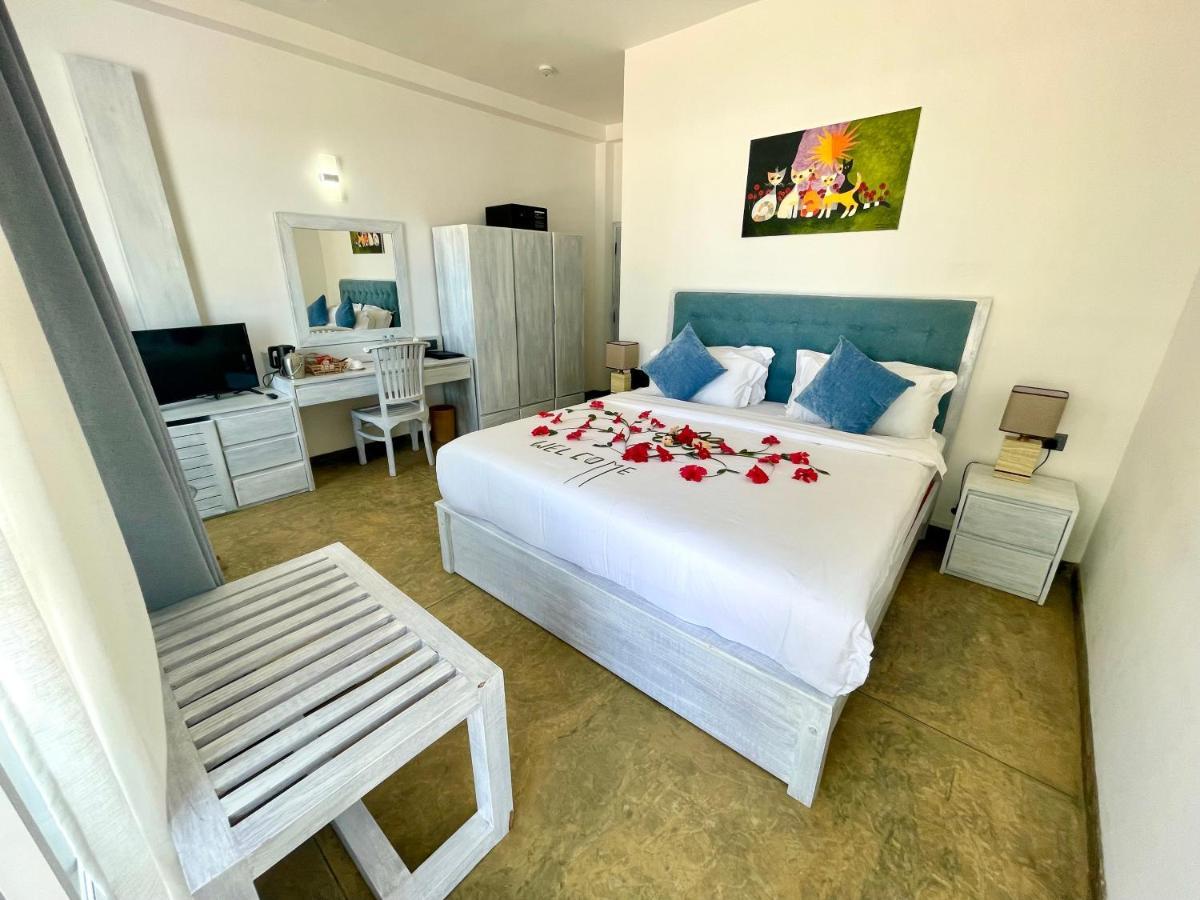 Smeralda Beach Hotel Dikwella エクステリア 写真