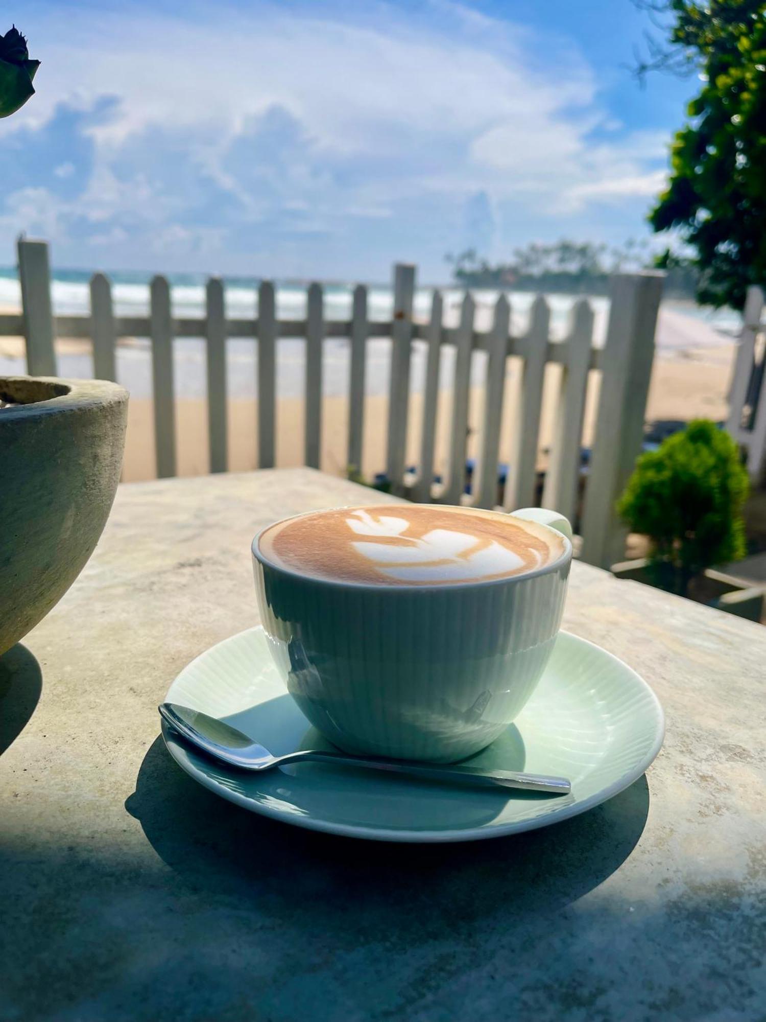 Smeralda Beach Hotel Dikwella エクステリア 写真