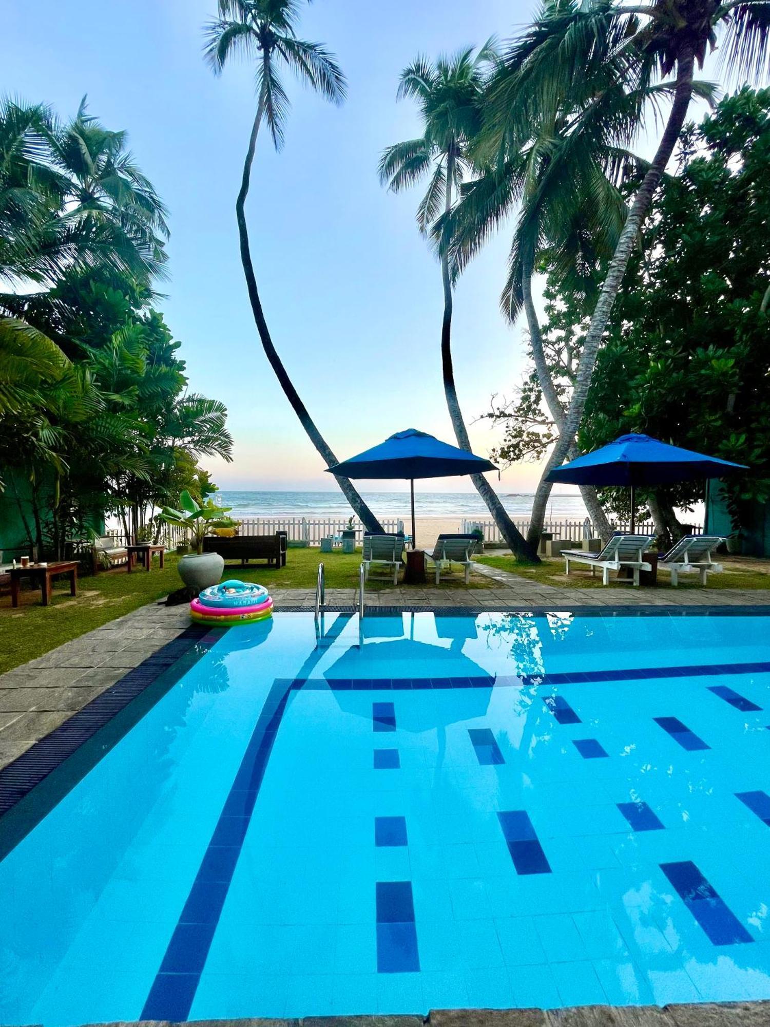 Smeralda Beach Hotel Dikwella エクステリア 写真